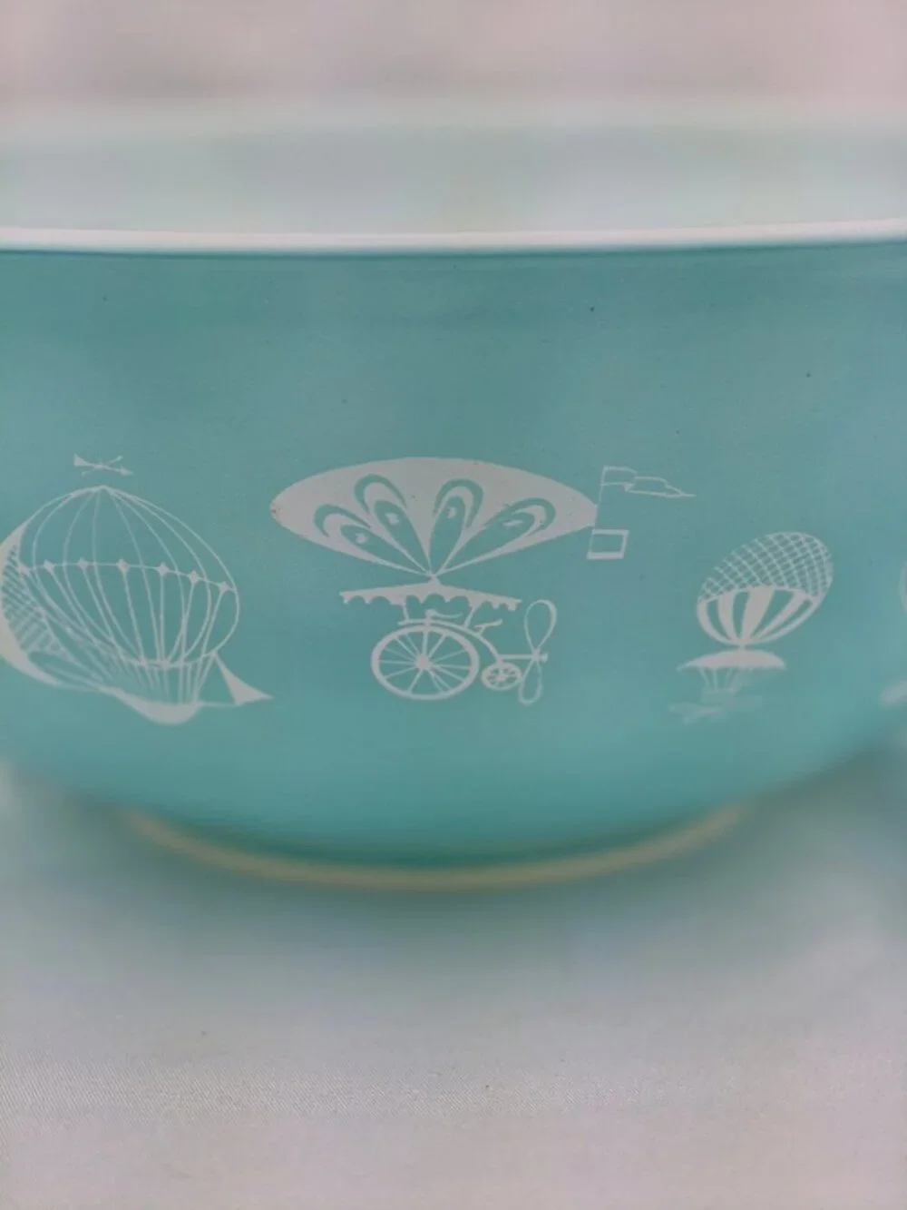 Vintage 444 Pyrex Hot Air Balloon Cinderella Mixing Bowl 4 Quart Turquoise MCM